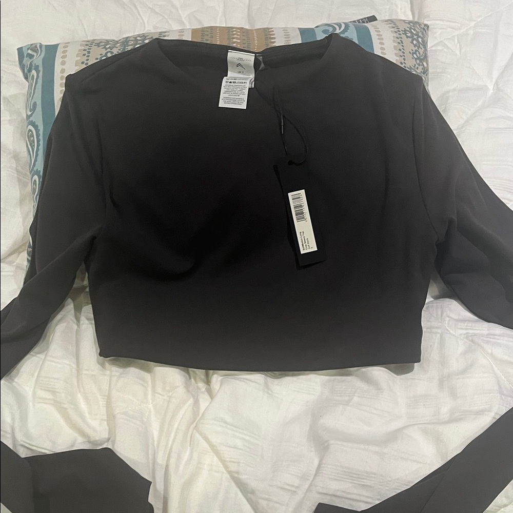 Oner active soft motion long sleeve crop Top small.. new